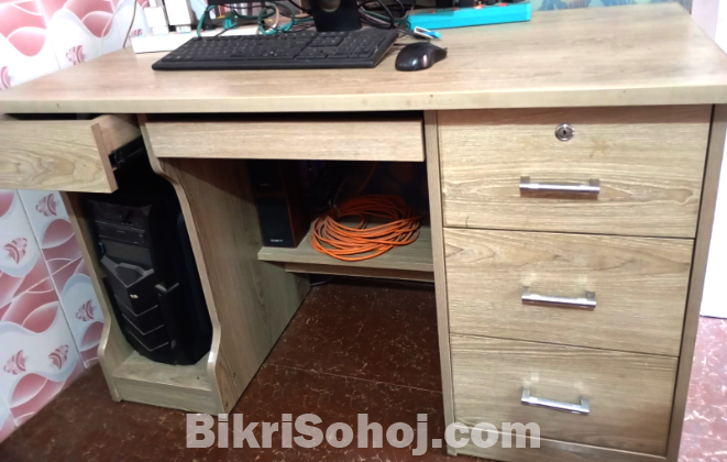 Computer Table/desk-একদম ফ্রেশ